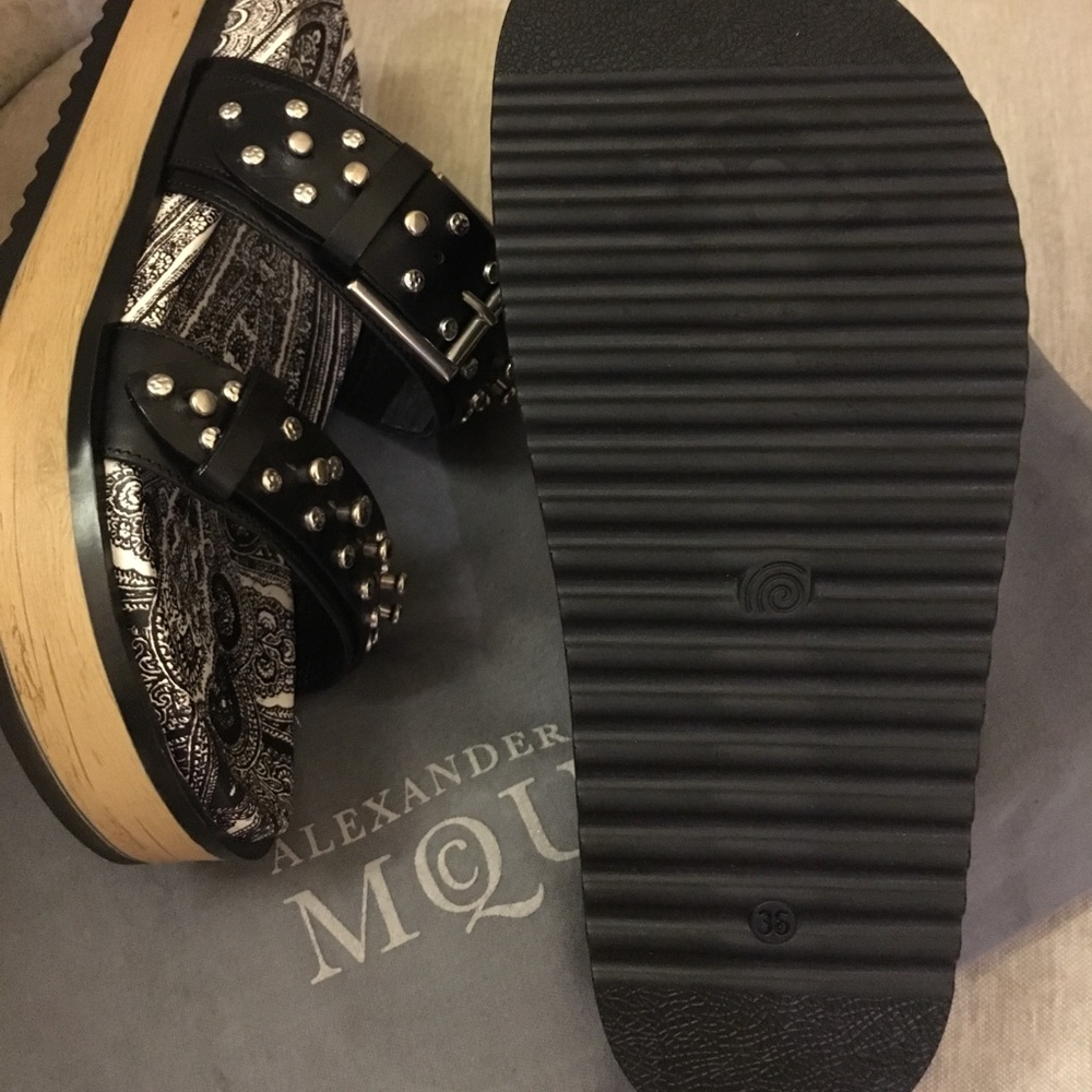 NEW. Rare. Alexander McQueen Sandals - Picture 4 of 6